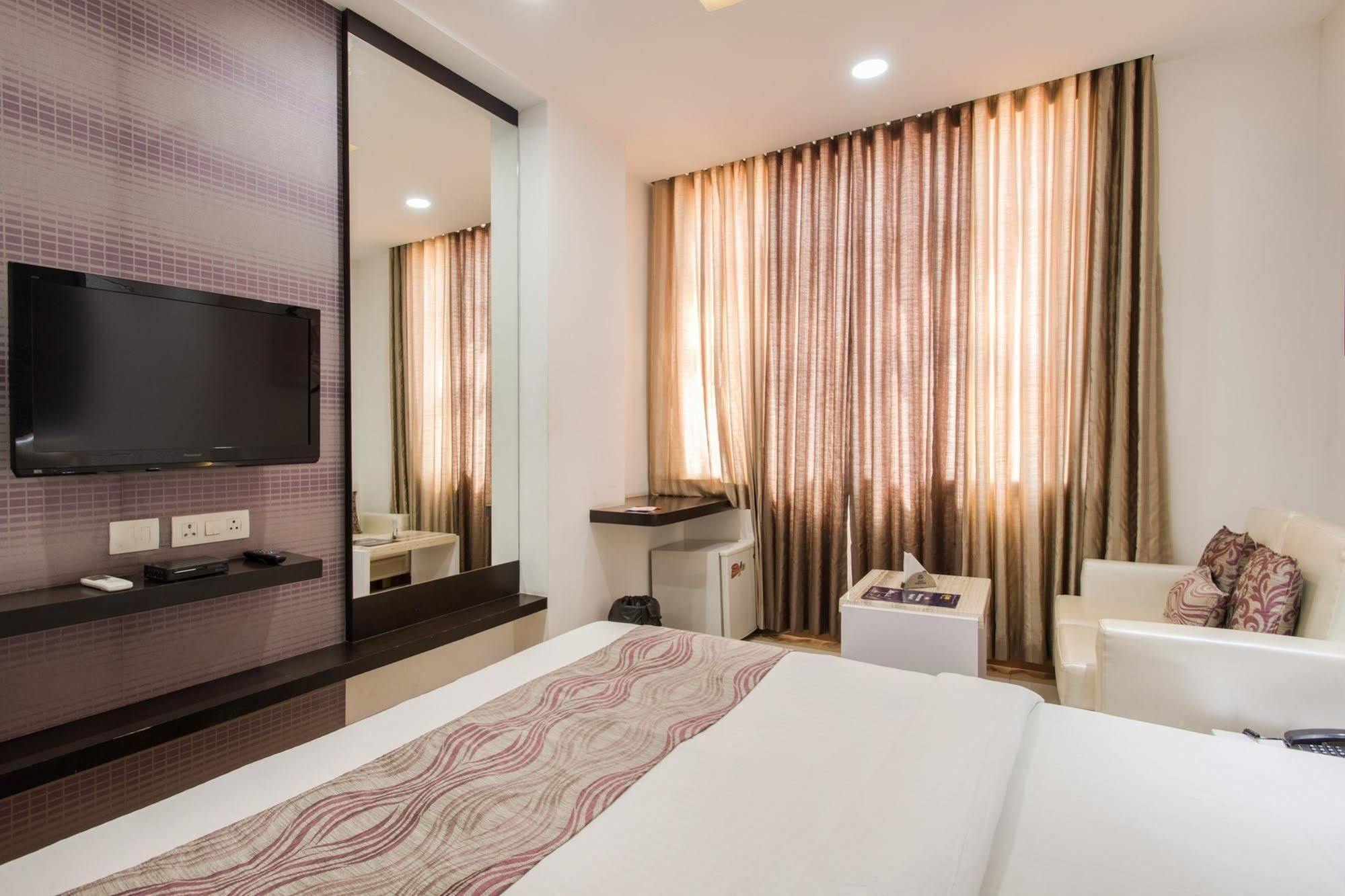 Hotel Rockland Dźajpur Zewnętrze zdjęcie