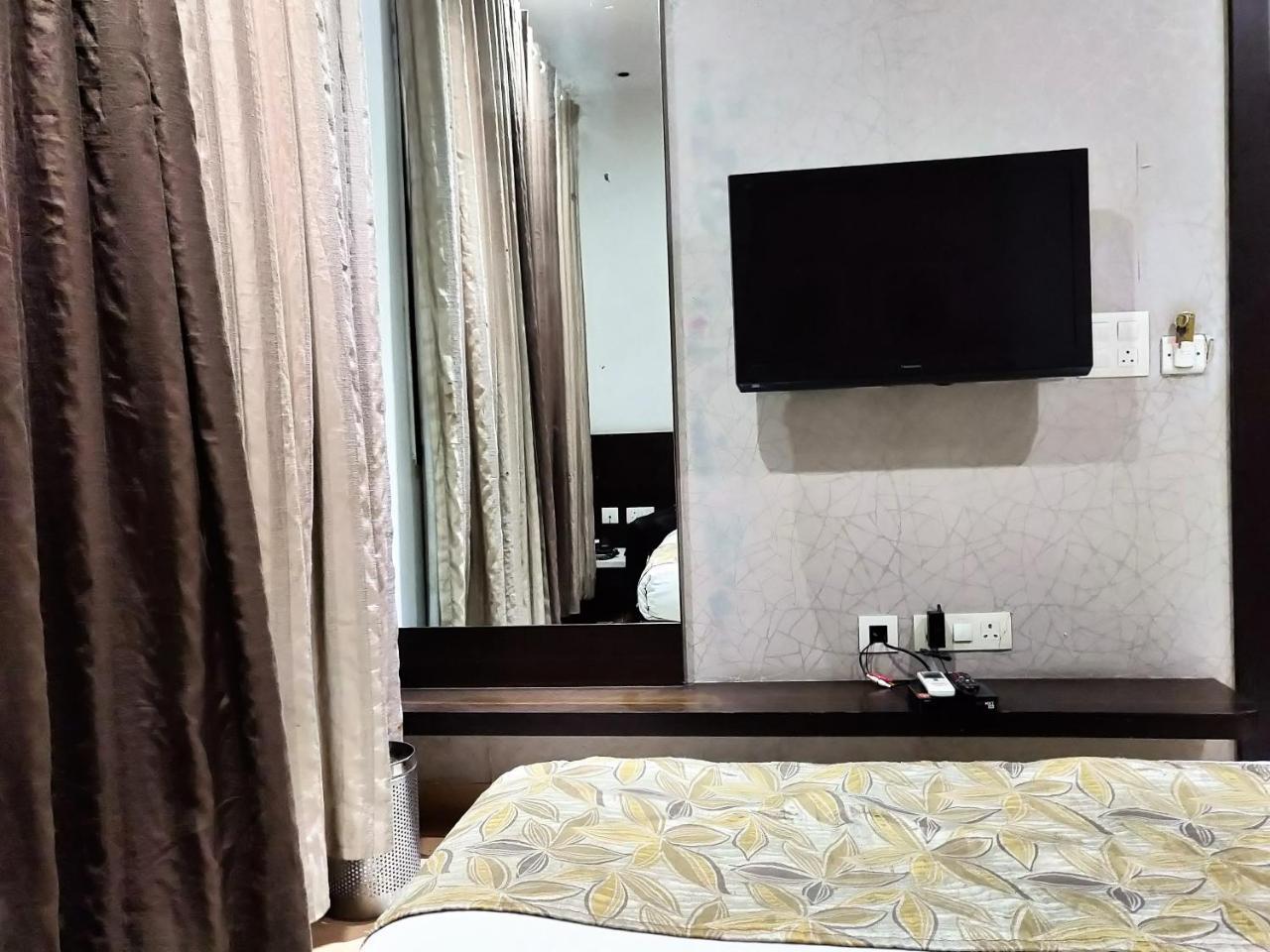 Hotel Rockland Dźajpur Zewnętrze zdjęcie